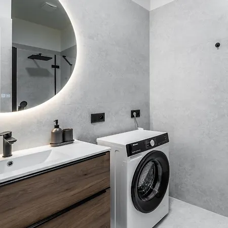 Modern In The Center Of Apartment *