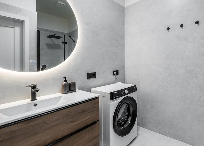 Modern In The Center Of Apartment *
