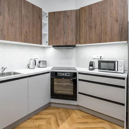 Modern In The Center Of Daire *