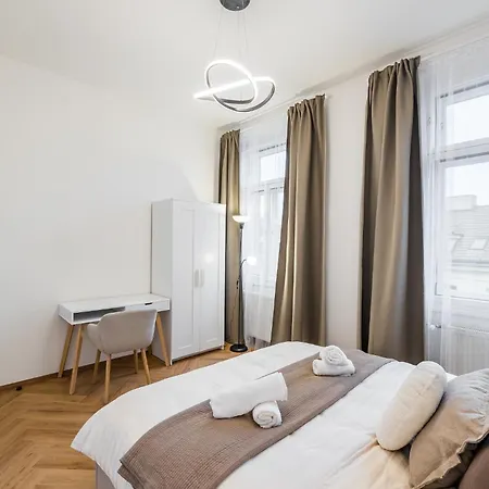 Daire Modern In The Center Of *